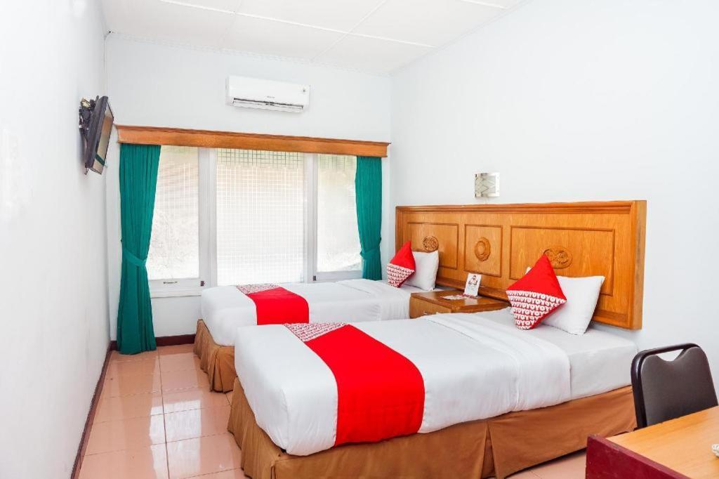 Oyo 375 Hotel Bougenville Syariah Padang  Exteriér fotografie