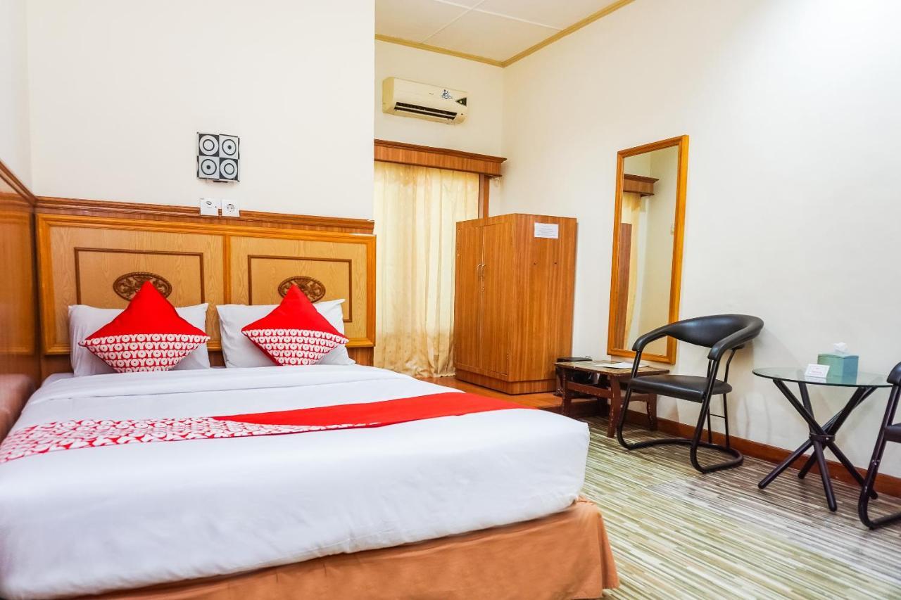 Oyo 375 Hotel Bougenville Syariah Padang  Exteriér fotografie
