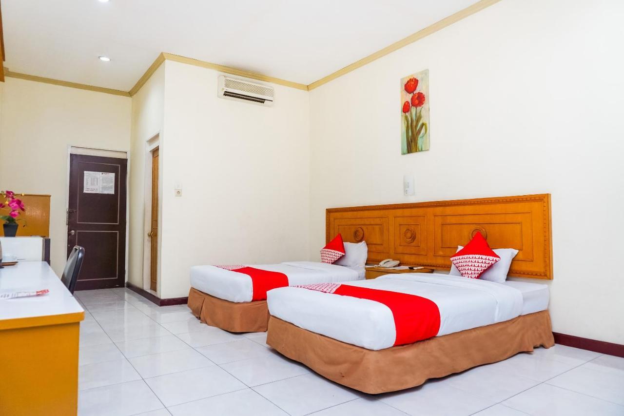 Oyo 375 Hotel Bougenville Syariah Padang  Exteriér fotografie